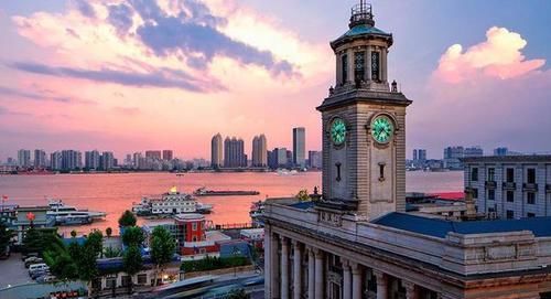  「地理位置」我国下一个'魔都'，成都因为一个原因被淘汰，而它被众人看好