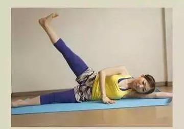 4步瑜伽动作,让你拥有漂亮美腿