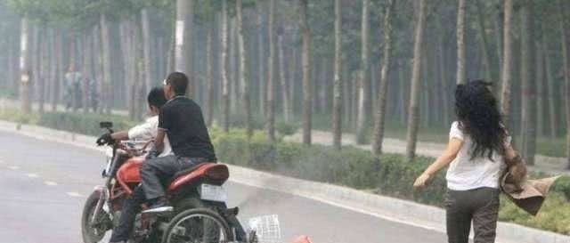  摩托车■禁摩几十年，中国马路不堵了吗？看看现在的交通，专家