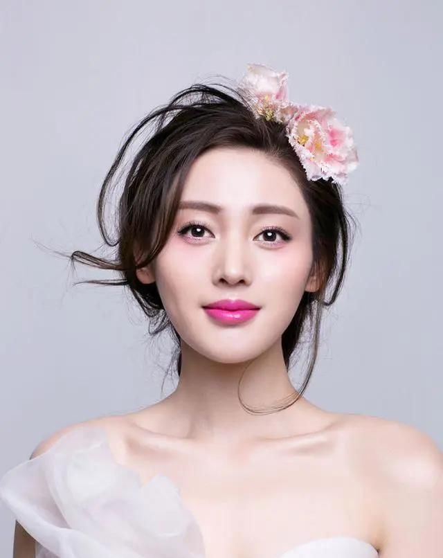  『化学物质』经常化妆和长期素颜的妹子,10年后皮肤差距有多大,一目了然