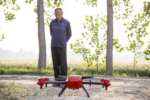 一些农村人宁愿继续穷着，也不愿靠种地和打工赚钱，这是为啥？