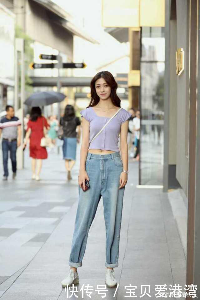 #气质#休闲范十足的牛仔裤搭配,可以展现女生优雅的气质和美感