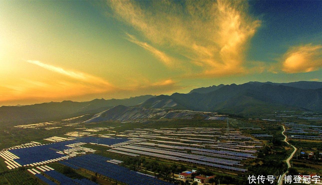  绵延：全球最大光伏电站，耗资88亿，绵延40公里全是光伏板！