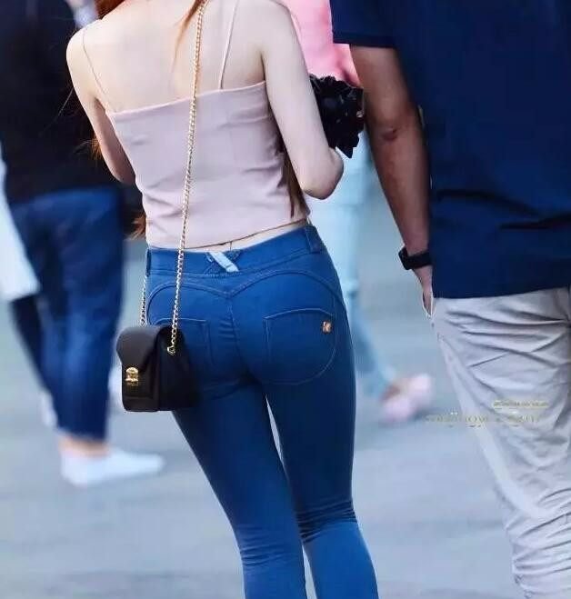 街拍 紧身裤美女为何这么美