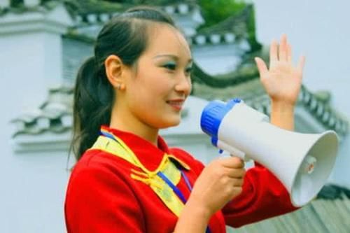 每次一到饭点，为何导游便溜走难道去开小灶了？游客：真实情况很