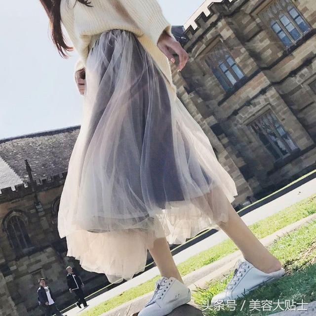 谁说秋季就一定穿长裤？穿网纱裙美出新高度！仙美无敌
