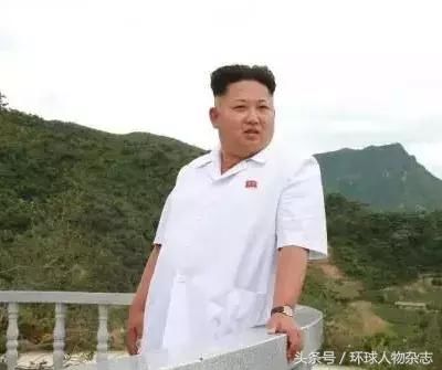 豹纹眼镜、镂空草帽、纯白T……金正恩这时尚look，甩你十几条街