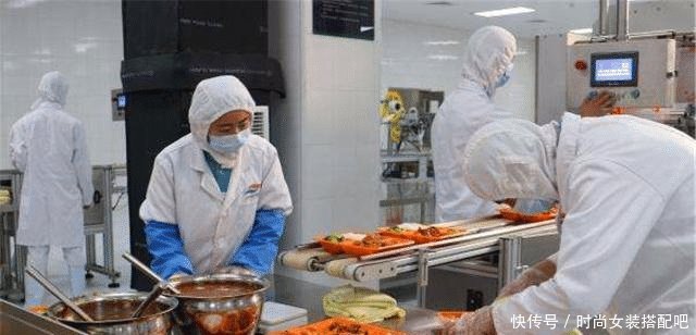 高铁的盒饭一般没人买,为何乘务员还一直叫卖别傻傻的不知道