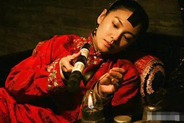 古代漂亮女性守寡后不能改嫁, 如何维持生计?