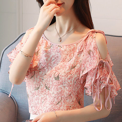 老婆飘了，仗着身材丰满这样穿，紧身显瘦，美的让人销魂