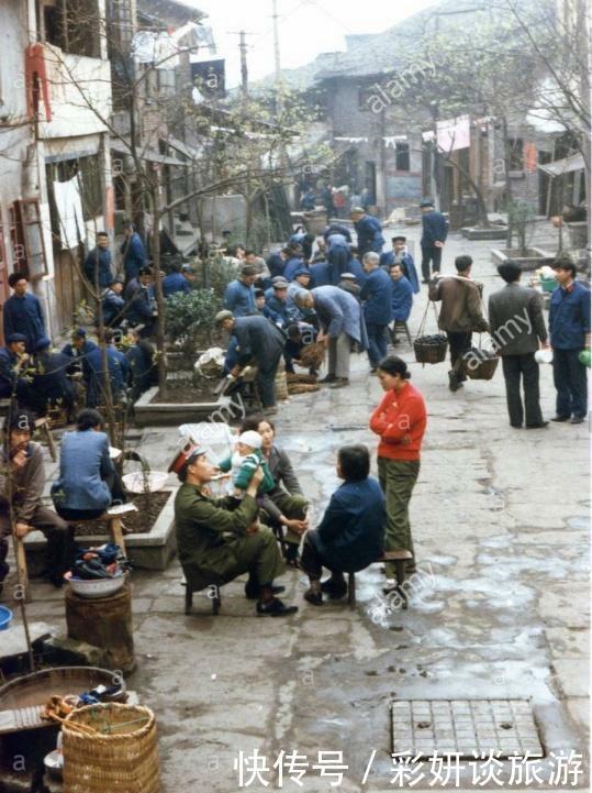  胡子■山是一座城 城是一座山1985年的山城重庆