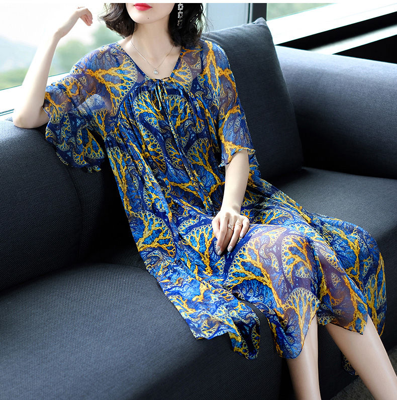 新鲜出炉一种裙:“波西米亚”长裙,好穿便宜,一件上身美出天际