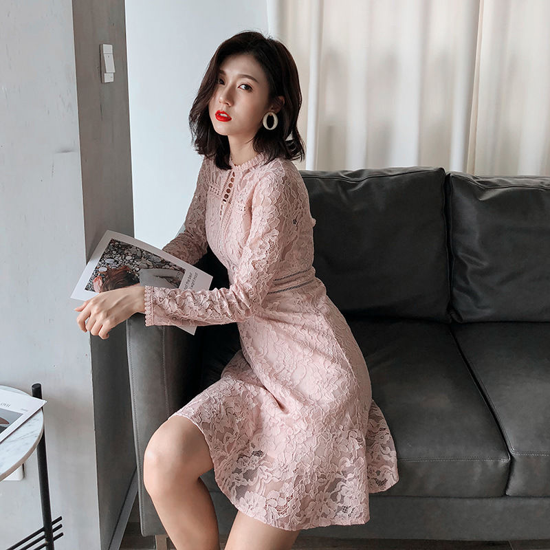 有一种秋裙叫:“轻薄裙”，优雅高贵贼时髦，胖人上身瘦到没朋友