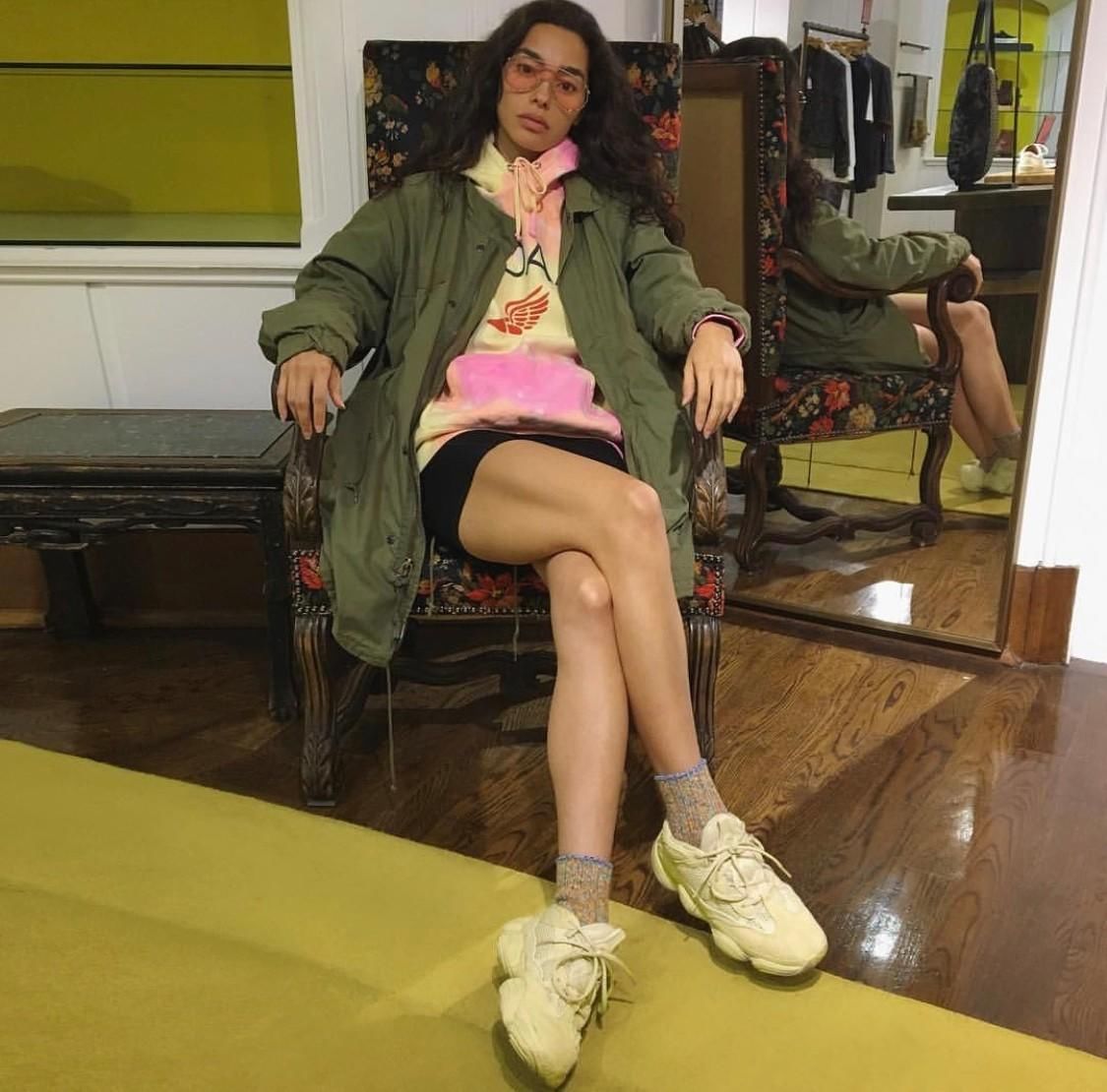 不爱穿Bra和裤子的潮流女神，让人看了就血脉喷张!