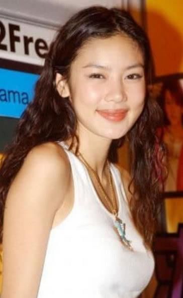 乐基儿T台秀“壮”出新高度,网友:真正的“女汉子”,刚健!