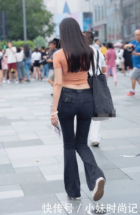迷人|小姐姐的复古文艺穿搭, 自信又美丽的笑容很是迷人!