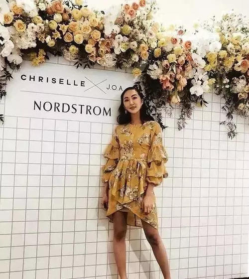 早秋裙子这么穿最时髦!!!