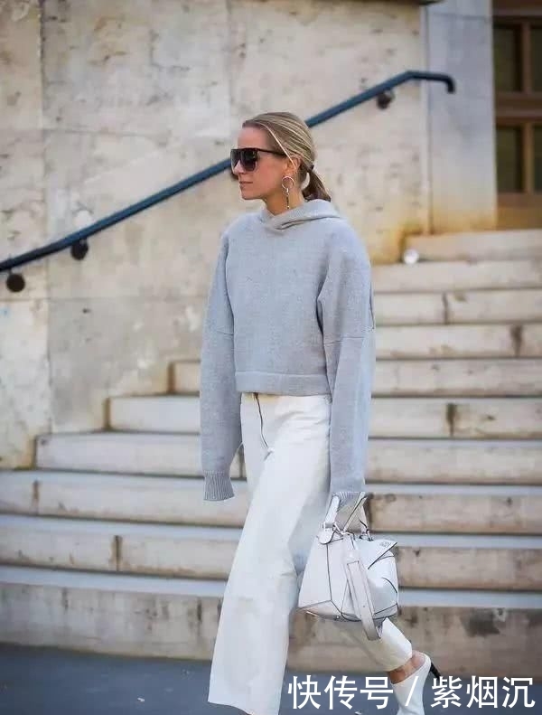 『小黑』别再穿小黑靴了!开春第一双鞋子选它,百搭又高级!