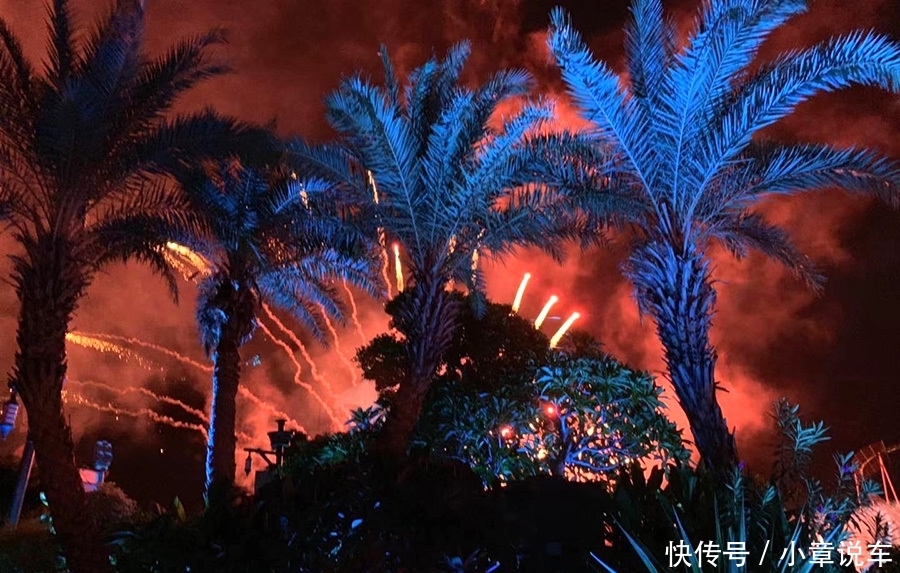 国内有处“海洋王国”门票300多，晚上看烟花，游客：值回票价！