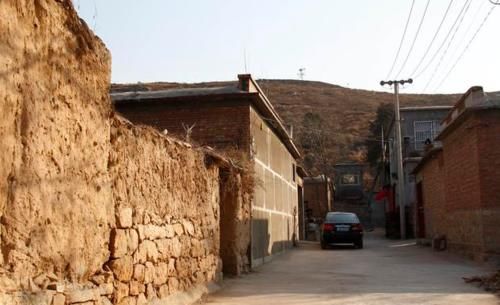  「拆迁」为什么有人经常到农村测量房屋土地？是要拆迁吗？你有