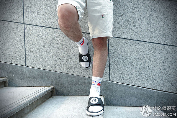 马克实测 篇一:11双澡堂拖鞋大测评!谁说不能下水的拖鞋就不是好