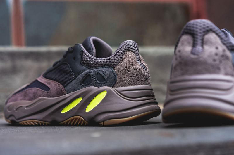 Yeezy 700、AJ11 还有辣椒喷!明天狠货扎堆发售,你选哪一款?