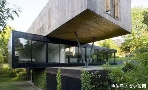  「顶级」有这么一种房子，在国外叫顶级豪宅，在国内叫“危房得拆”