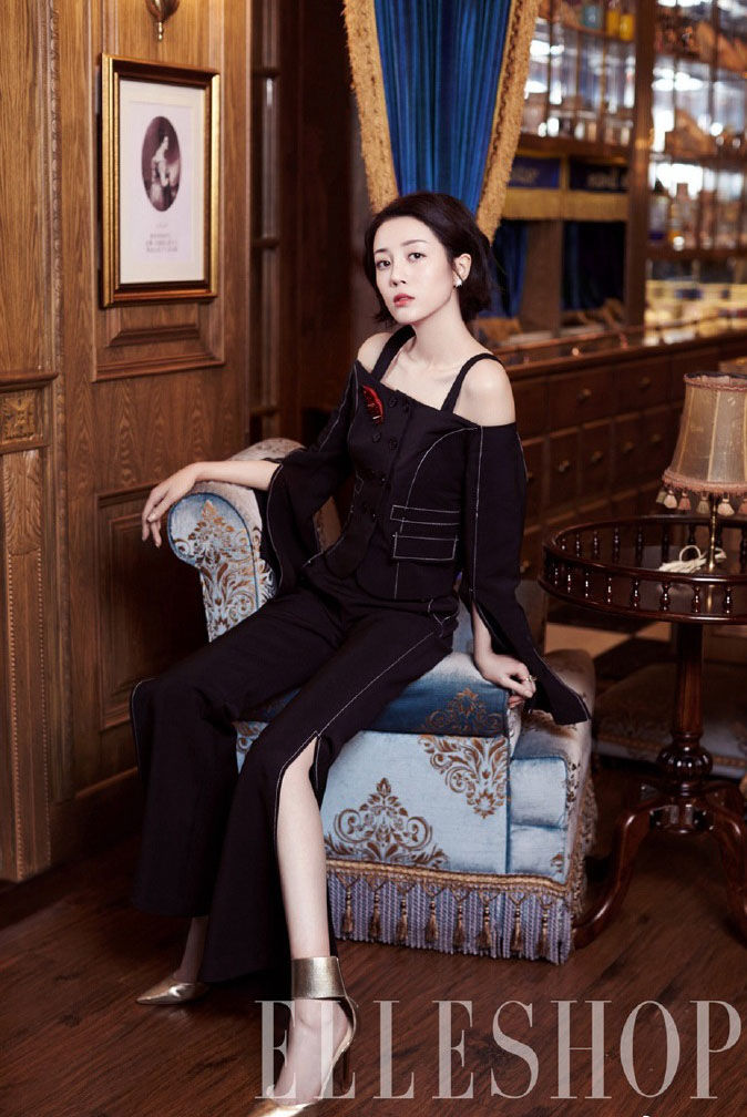 李溪芮:修长美腿十分养眼