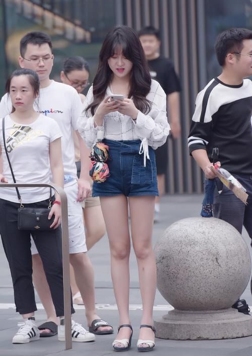  衬衣|时不我待，快选择时尚休闲的短裤穿搭，让造型清爽靓丽起来