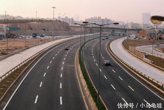 他40年前就预见中国会大塞车，于是捐了数百亿，建了4条高速公路