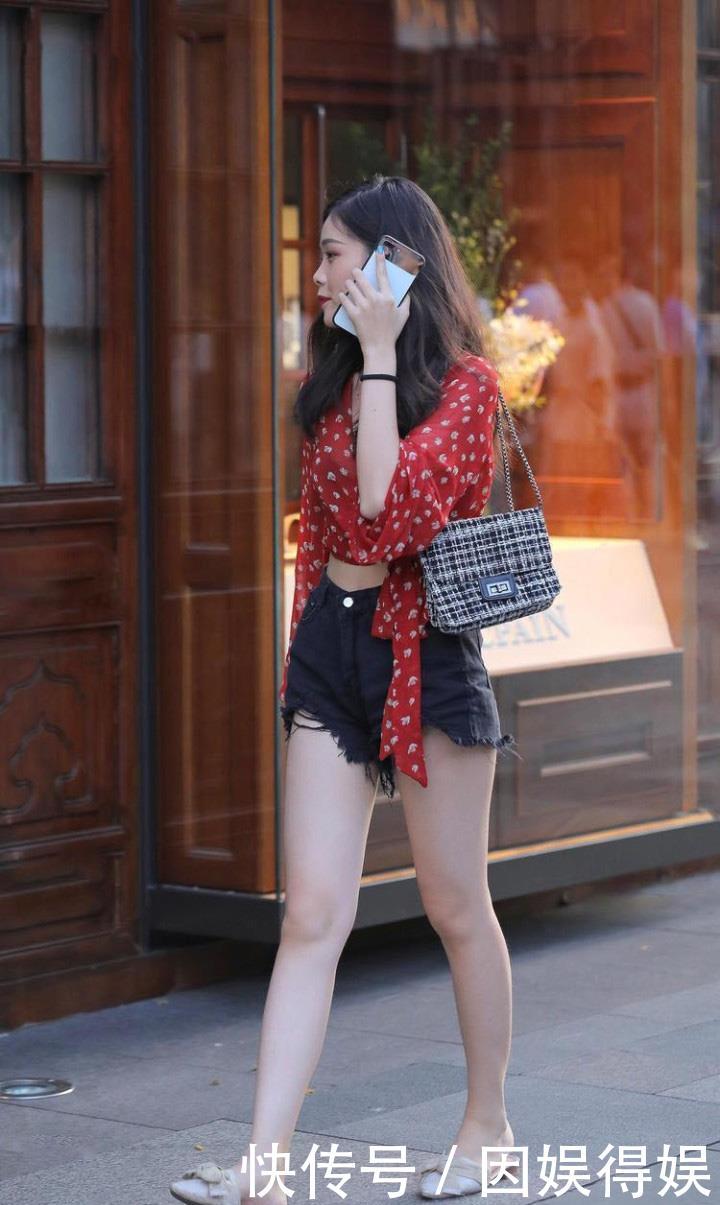 #个性#简约个性的装扮,青春范女生的最爱,让造型更具时尚感