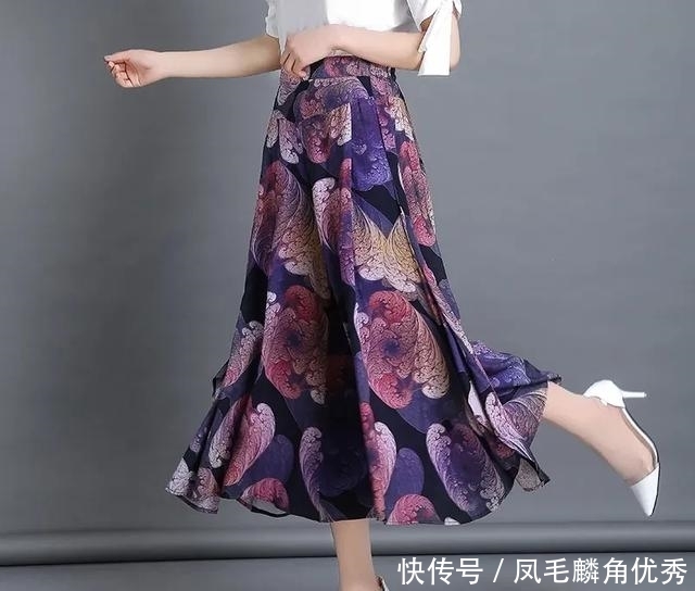  「宽松」有一种裤：妈妈裤！比阔腿裤洋气，比哈伦裤宽松，上身美级了