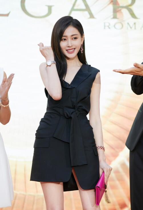 胯大麻烦?张天爱一条＂方格裤＂就搞定，还秒变大长腿