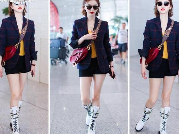 景甜穿黄色T恤露白皙酥胸，外搭格子西服，网友：美腿更迷人！