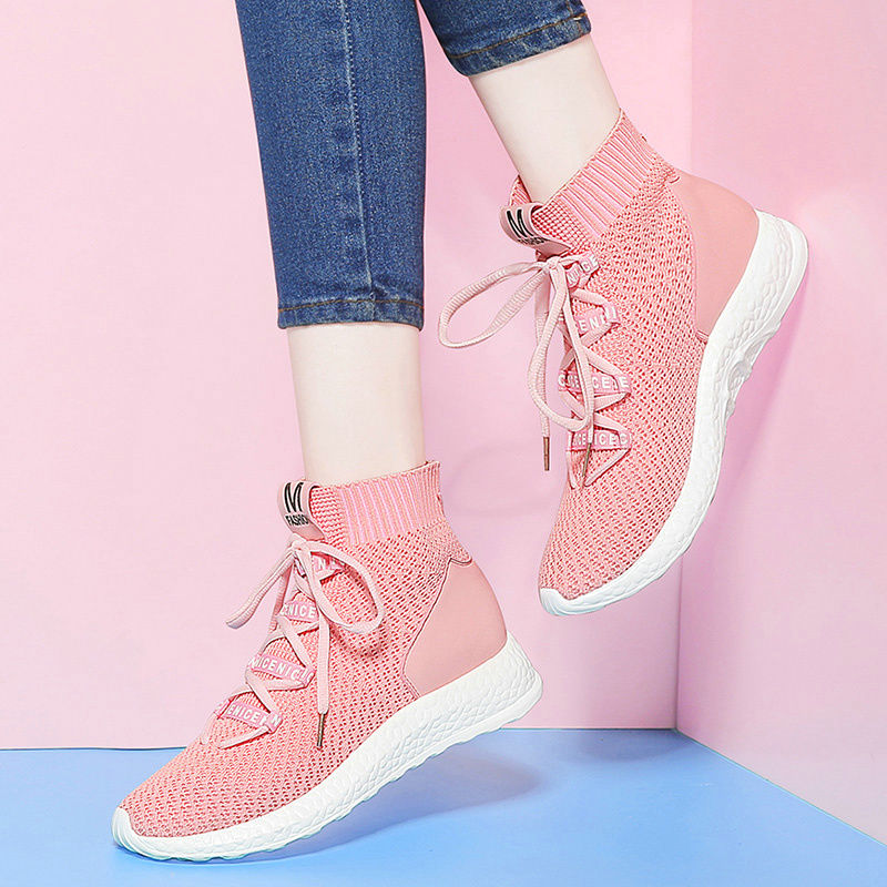 今秋超火的“袜子鞋”，款款舒适百搭还养脚，逛街你就是“亮点”