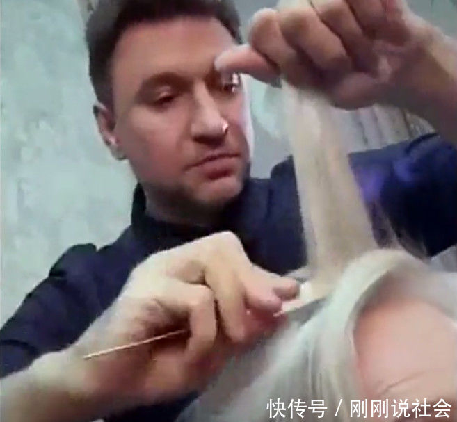 80岁的老奶奶化了个妆，我吓得赶紧让网红脸的女友卸下妆！