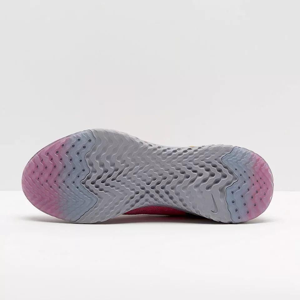 最骚气配色!能驾驭这双 Epic React 的男生估计不多!