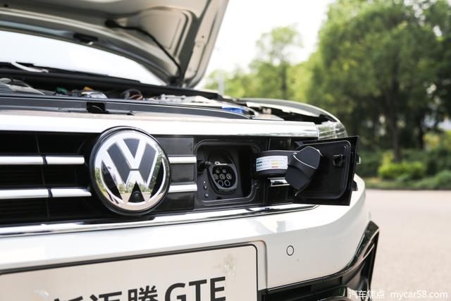 #舒适#搭1.4T+电机混动系统,座舱舒适外观大气,试驾全新迈腾GTE