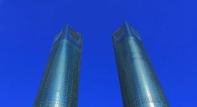 江西最高的双子塔，耗资百亿，被称中部第一，一项纪录超越迪拜塔
