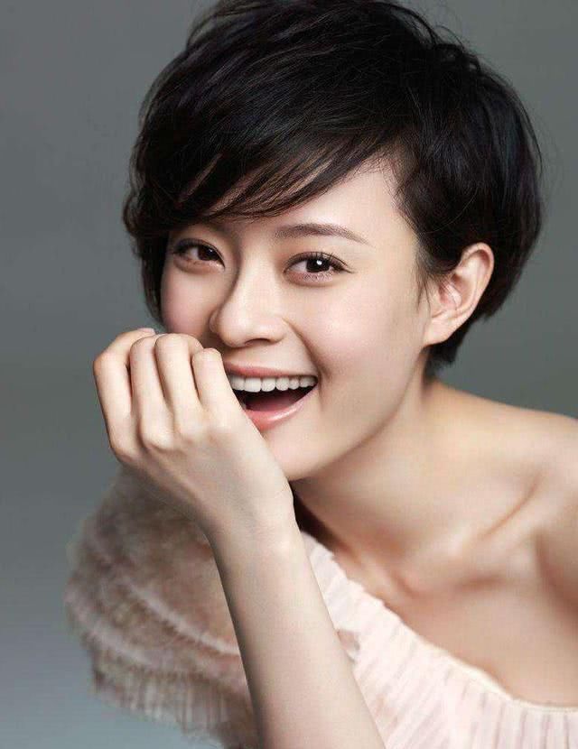  「五官非常」女生自以为好看的4种发型，其实都是“踩雷”款，直男大多都反感
