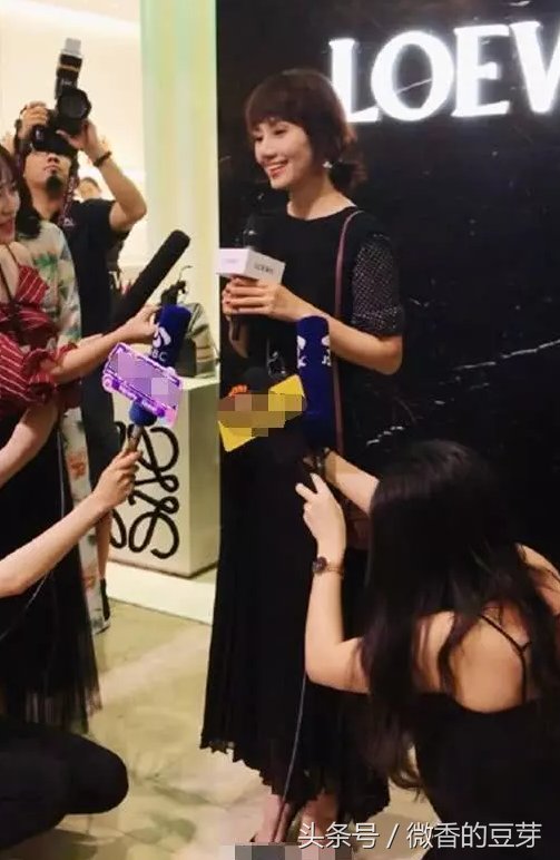 看了路人镜头下的高圆圆，再看看袁泉，终于理解夏雨当初的选择了