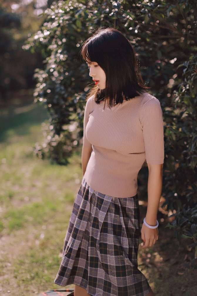 人物摄影：清新明媚，身形窈窕的美丽，自然的迷人心！