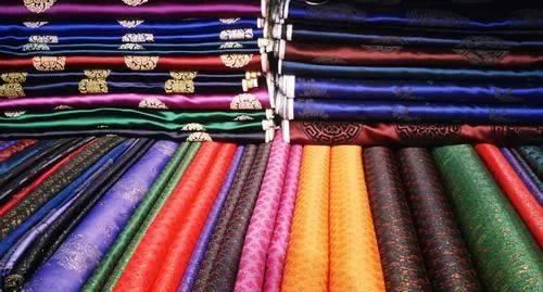 20多岁的女孩适合穿旗袍吗？