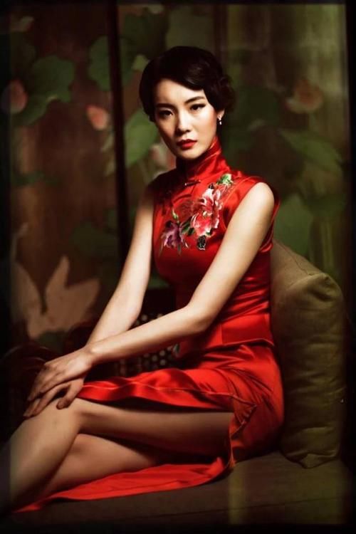  『代表』不同颜色的旗袍代表不同的气质，这7种颜色的旗袍，哪一款适合你