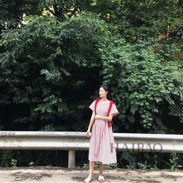 羡慕|靠“虐狗”合照火爆INS，这对韩国小夫妻也太甜了?