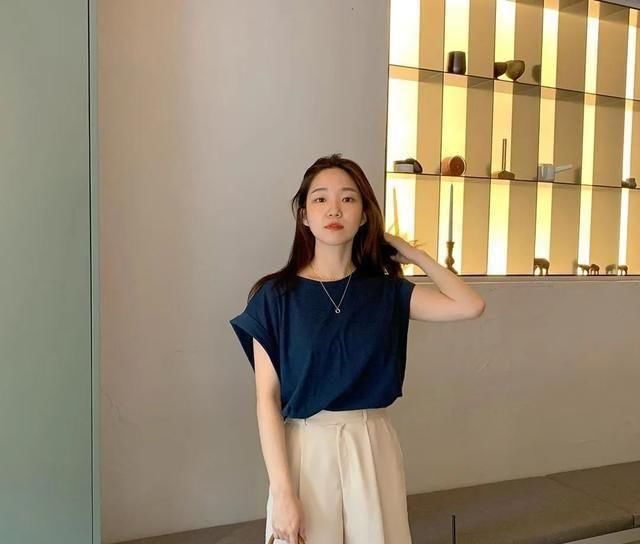  实用@今夏适合小个子的3款裤子，显个高显腿长，比裙子更实用