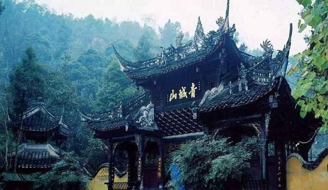  道教尊为：中国历史上的道教名山