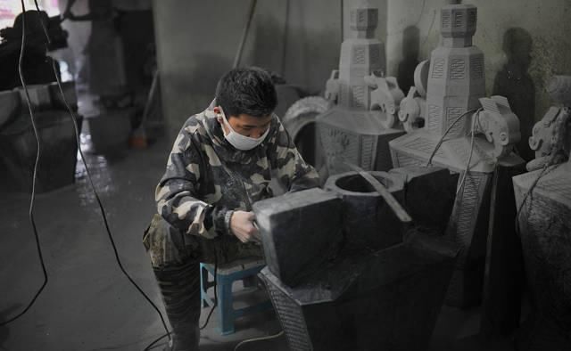  白菜：全国最大的玉器制作村庄，家家年入数百万，如今却只值白