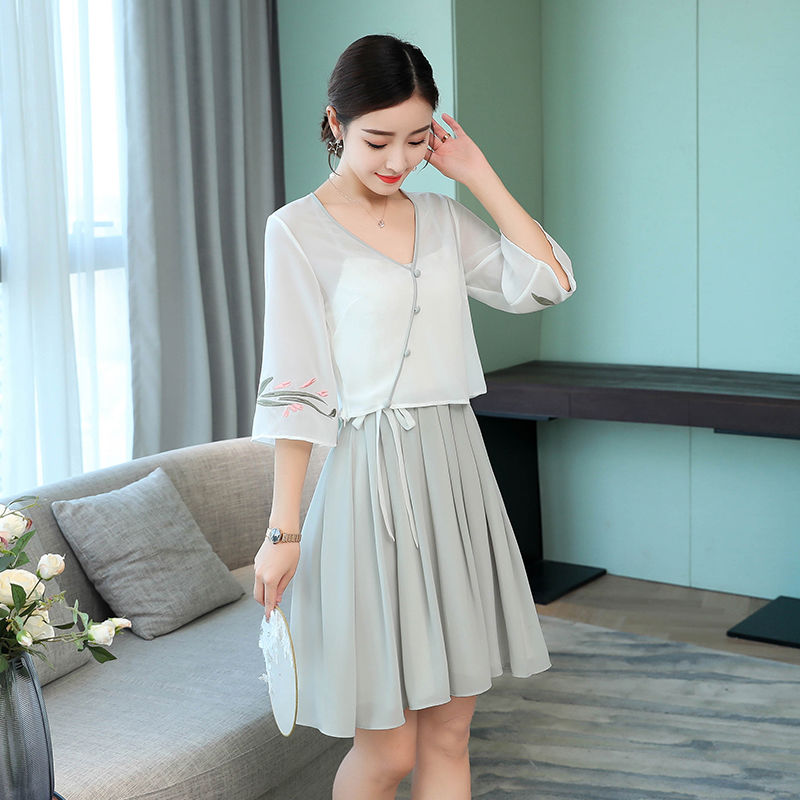 女人丰满不好看?试试“名族风连衣裙”，挺翘曲线凹凸，好可爱