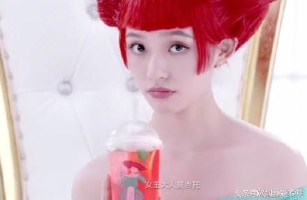 林允撕脚照片发网上，恶心还不让说，公开怼网友！学郑爽放飞自我